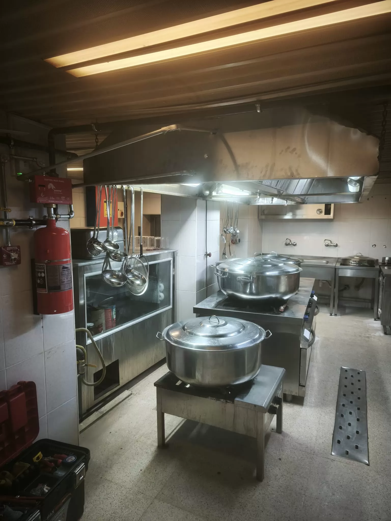 Alparslan Anadolu Lisesi Davlumbaz Söndürme Sistemi Kurulumu